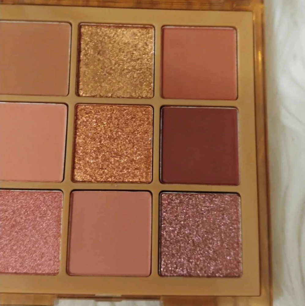 💖FIRM! NWT HUDA BEAUTY MEDIUM NUDE OBSESSIONS EYESHADOW PALETTE